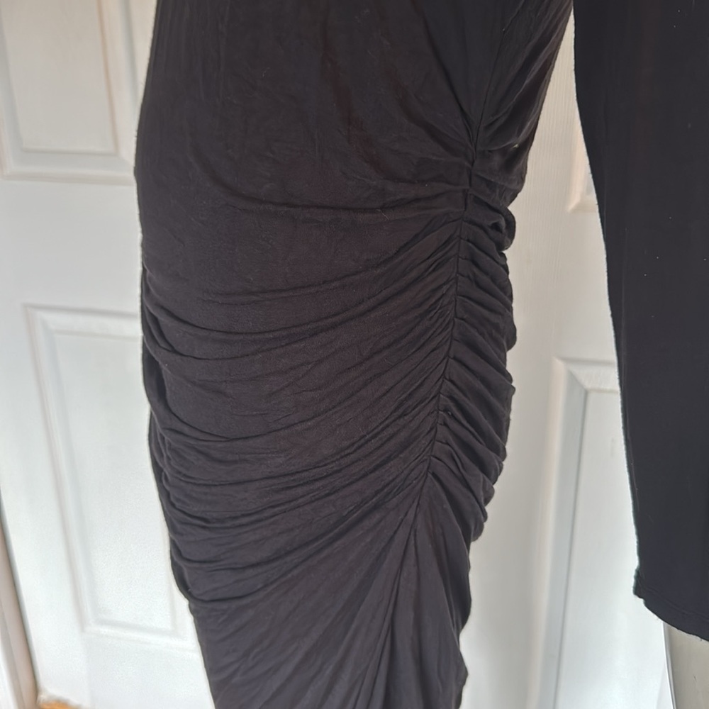 VENUS Elegant Black Long Sleeve  ruched Dress - Picture 8 of 8